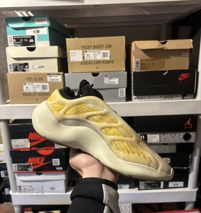 Yeezy 700
