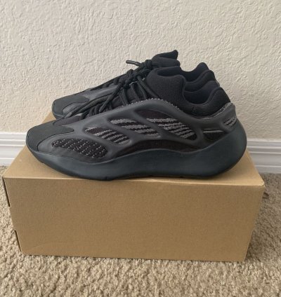 Yeezy 700 Alvah Size 8