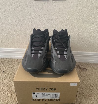 Yeezy 700 Alvah Size 8