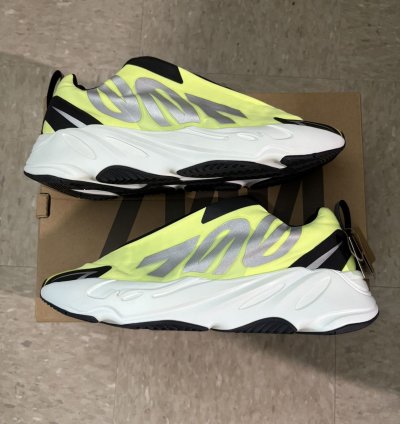 Yeezy 700 Mnvn Laceless Phosphor