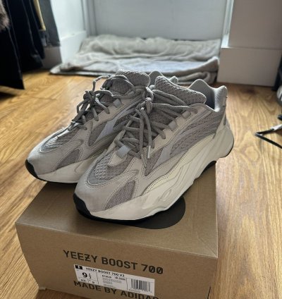 Yeezy 700 V2 Static 2018 first Batch Yzy