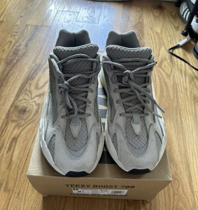Yeezy 700 V2 Static 2018 first Batch Yzy
