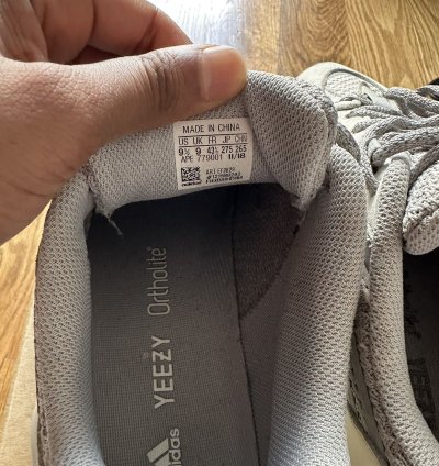 Yeezy 700 V2 Static 2018 first Batch Yzy