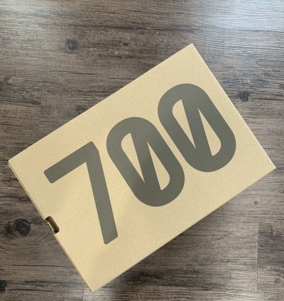 Yeezy 700 V2 Static Size 12