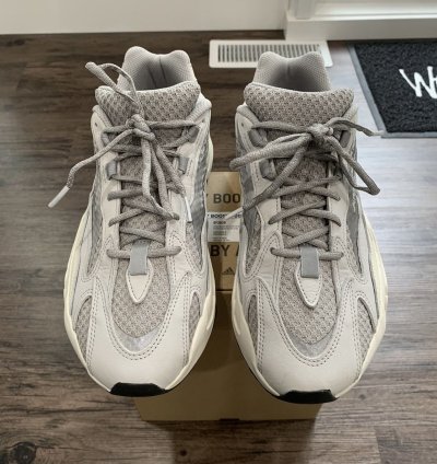 Yeezy 700 V2 Static Size 12