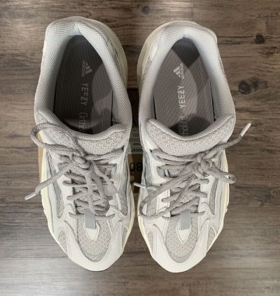 Yeezy 700 V2 Static Size 12