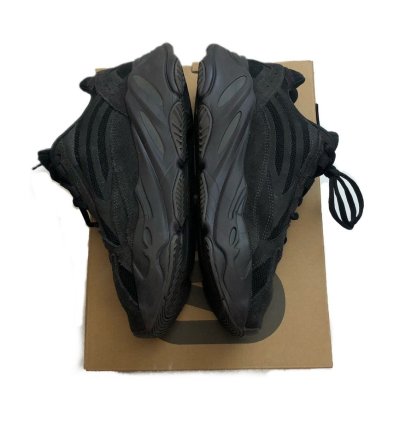 Yeezy 700 V2 Vanta