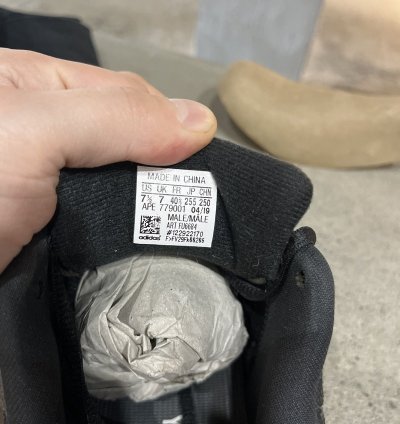 Yeezy 700 V2 Vanta
