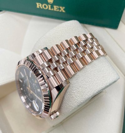 Rolex Sky-dweller New Sky-dweller 336935 Blue Dial 18k Rose Gold 42mm Jubilee Bracelet