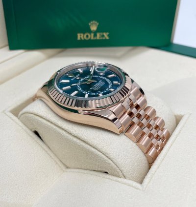 Rolex Sky-dweller New Sky-dweller 336935 Blue Dial 18k Rose Gold 42mm Jubilee Bracelet