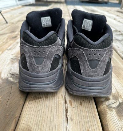 Yeezy 700 V2 Vanta Like New Black Grey Sneakers Shoes