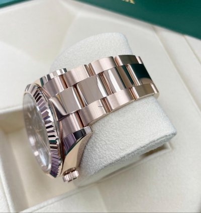 Rolex Sky-dweller New Sky-dweller 336935 Blue Dial 18k Rose Gold 42mm Oyster Bracelet