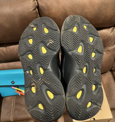 Yeezy 700 V3 Alvah