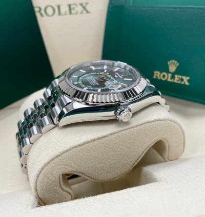 Rolex Sky-dweller New Sky-dweller Mint Green Dial 336934 Jubilee Bracelet 42mm Stainless Steel Watch