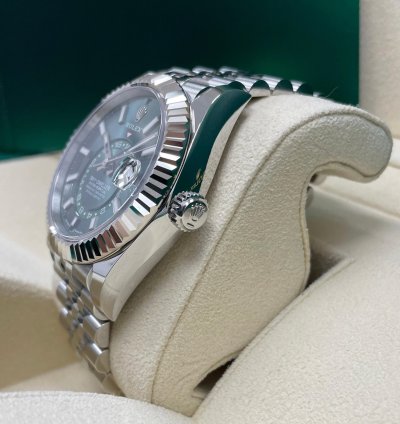 Rolex Sky-dweller New Sky-dweller Mint Green Dial 336934 Jubilee Bracelet 42mm Stainless Steel Watch