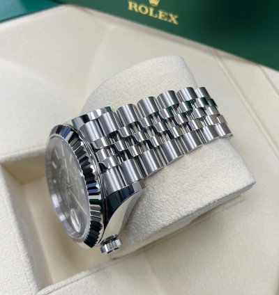 Rolex Sky-dweller New Sky-dweller Mint Green Dial 336934 Jubilee Bracelet 42mm Stainless Steel Watch