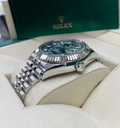 Rolex Sky-dweller New Sky-dweller Mint Green Dial 336934 Jubilee Bracelet 42mm Stainless Steel Watch