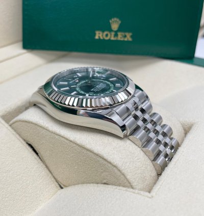 Rolex Sky-dweller New Sky-dweller Mint Green Dial 336934 Jubilee Bracelet 42mm Stainless Steel Watch