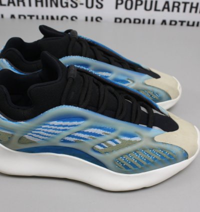 Yeezy 700 V3 Arzareth Size 8 5