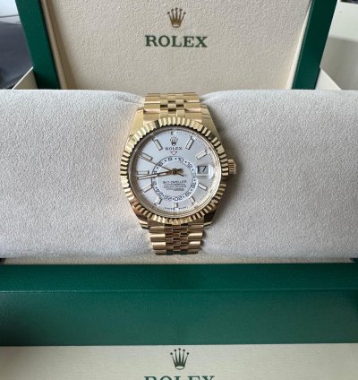 Rolex Sky-dweller Nieuw Goud