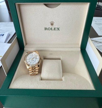 Rolex Sky-dweller Nieuw Goud