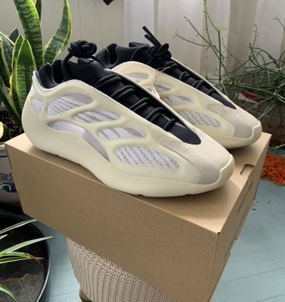 Yeezy 700 V3 Azael