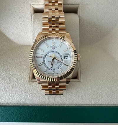 Rolex Sky-dweller Nieuw Goud