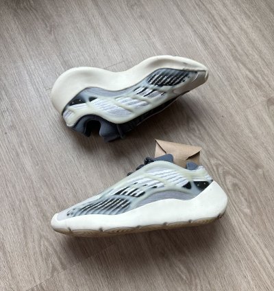 Yeezy 700 V3 Fade Salt