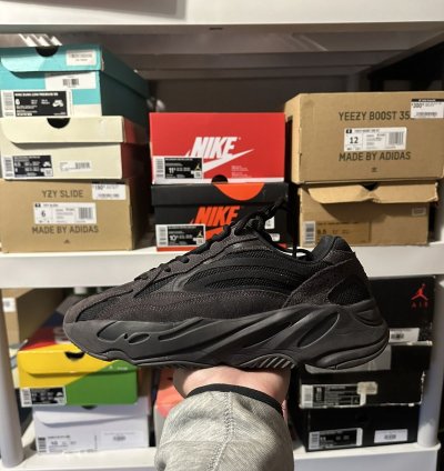 Yeezy 700 Vanta
