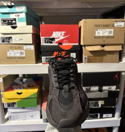 Yeezy 700 Vanta