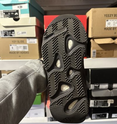 Yeezy 700 Vanta