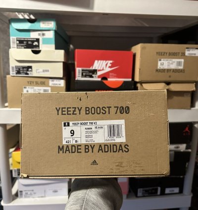 Yeezy 700 Vanta