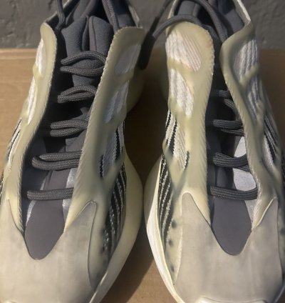 Yeezy 700v3
