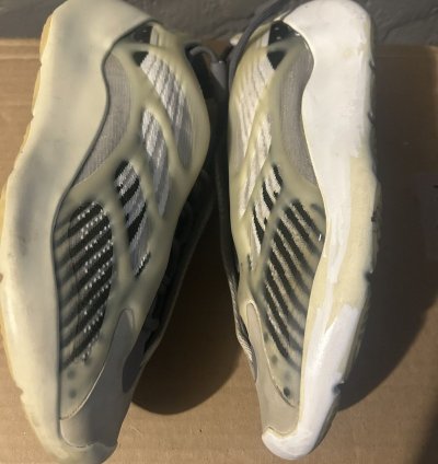 Yeezy 700v3