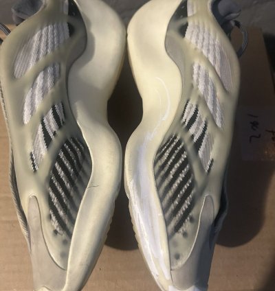 Yeezy 700v3