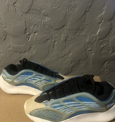 Yeezy 700v3 Arzareth