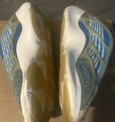 Yeezy 700v3 Arzareth