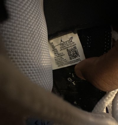 Jordan 11 Legend Blue
