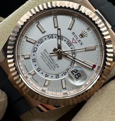 Rolex Sky-dweller Rose Gold White Dial Oysterflex 326235 Box Papers 2023