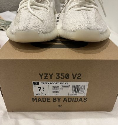 Yeezy 350 V2 Bone