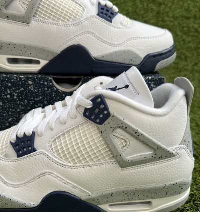 Jordan 4 Retro Midnight Navy
