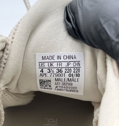 Yeezy 500 Blush size 4