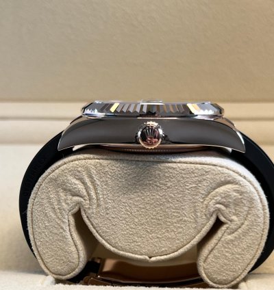 Rolex Sky-dweller Unworn Rose Gold Sky-dweller Rhodium Dial Oysterflex 326235