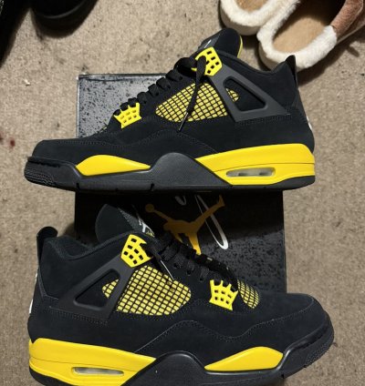 Jordan 4 Thunder