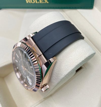 Rolex Sky-dweller Unworn Sky Dweller 326235 Rose Gold 42mm Chocolate Dial Oysterflex Rubber