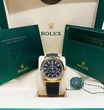 Rolex Sky-dweller Unworn Sky Dweller 326238 42mm Yellow Gold Black Dial Oysterflex Rubber Bracelet