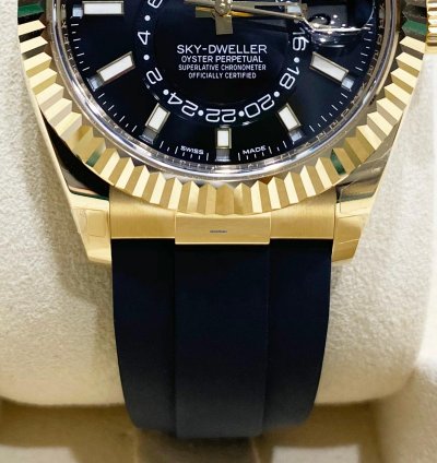 Rolex Sky-dweller Unworn Sky Dweller 326238 42mm Yellow Gold Black Dial Oysterflex Rubber Bracelet