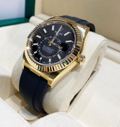 Rolex Sky-dweller Unworn Sky Dweller 326238 42mm Yellow Gold Black Dial Oysterflex Rubber Bracelet