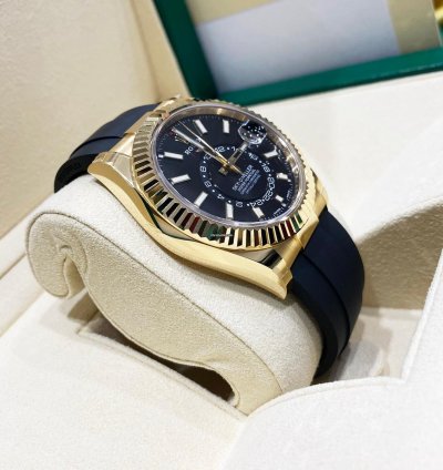 Rolex Sky-dweller Unworn Sky Dweller 326238 42mm Yellow Gold Black Dial Oysterflex Rubber Bracelet
