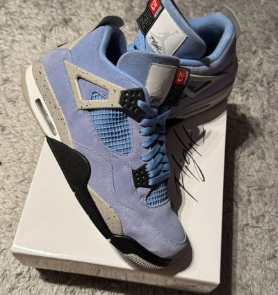 Jordan 4 Unc